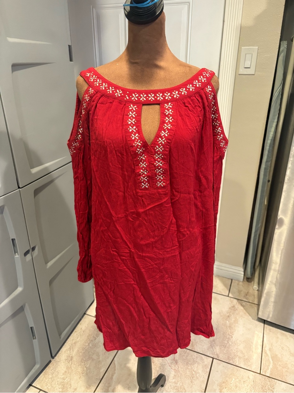 Knox Rose Red Textured Top with Keyhole Detail